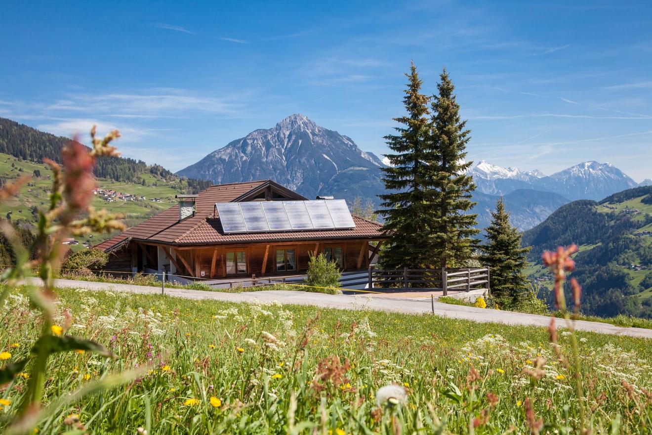 Außenansicht Apart WeitBlick mit Bergpanorama